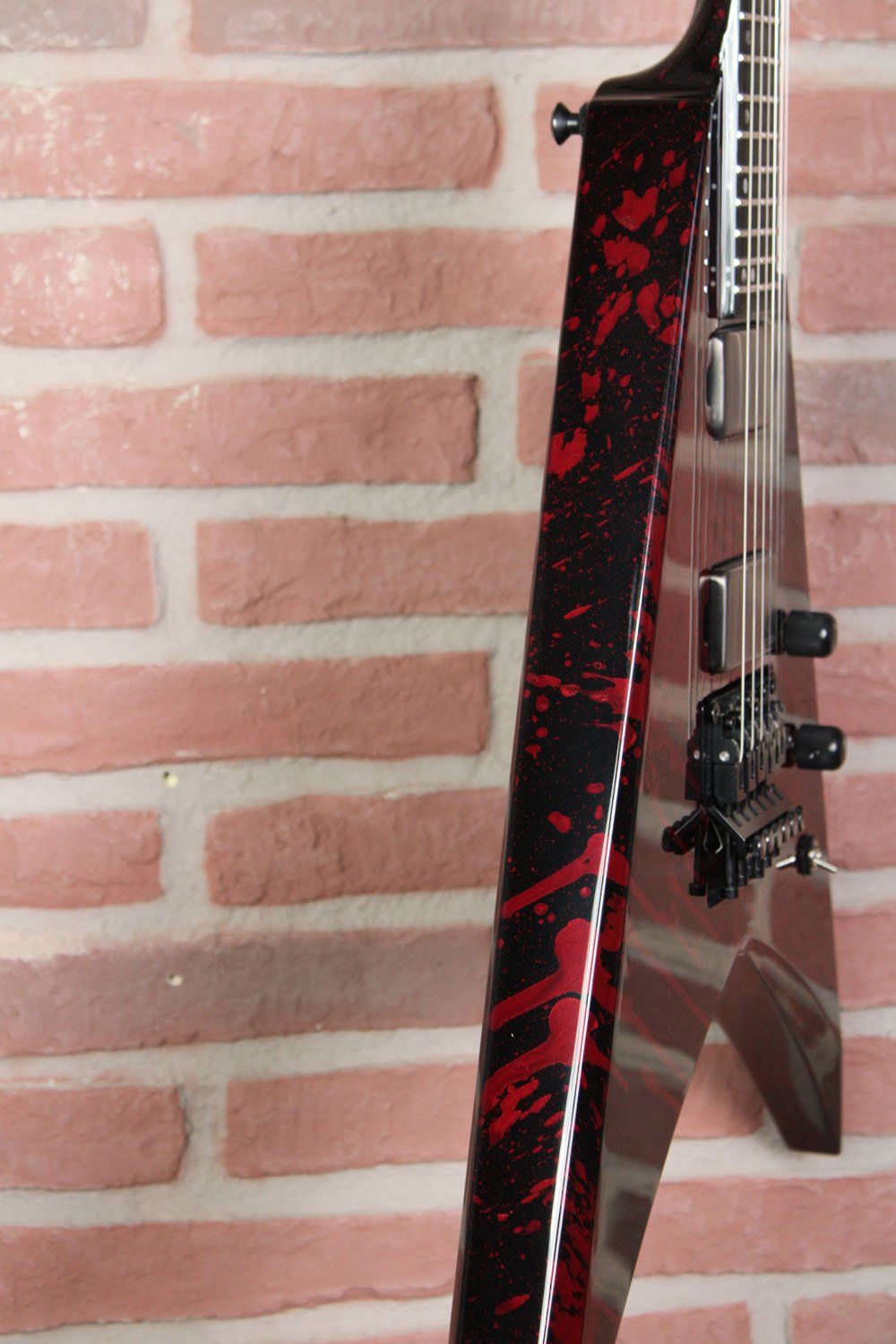 USA V-II FR SC EMG  Blood Splatter
